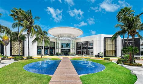 Luxury Avenue Mall Cancun 